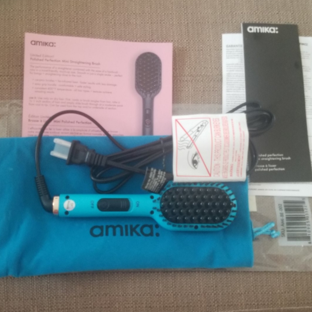 Amika polished Perfection mini straightening brush